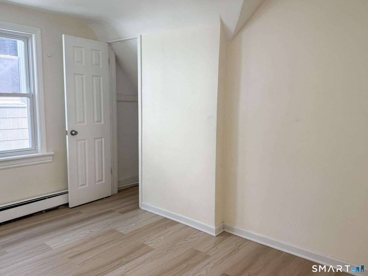 1004 Hancock Ave #3 - Photo 7 of 12