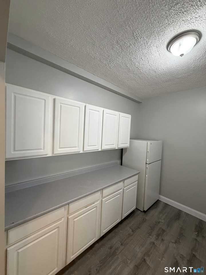 1064 Poquonnock Rd #5 - Photo 5 of 26
