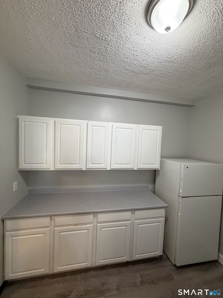 1064 Poquonnock Rd #5 - Photo 6 of 26