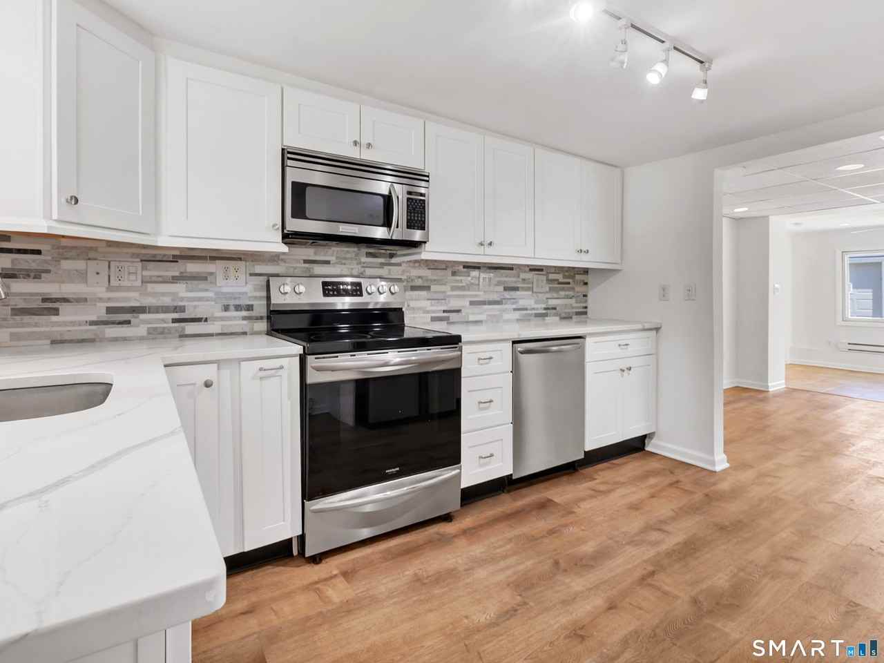 41 Frisbie St - Photo 4 of 23