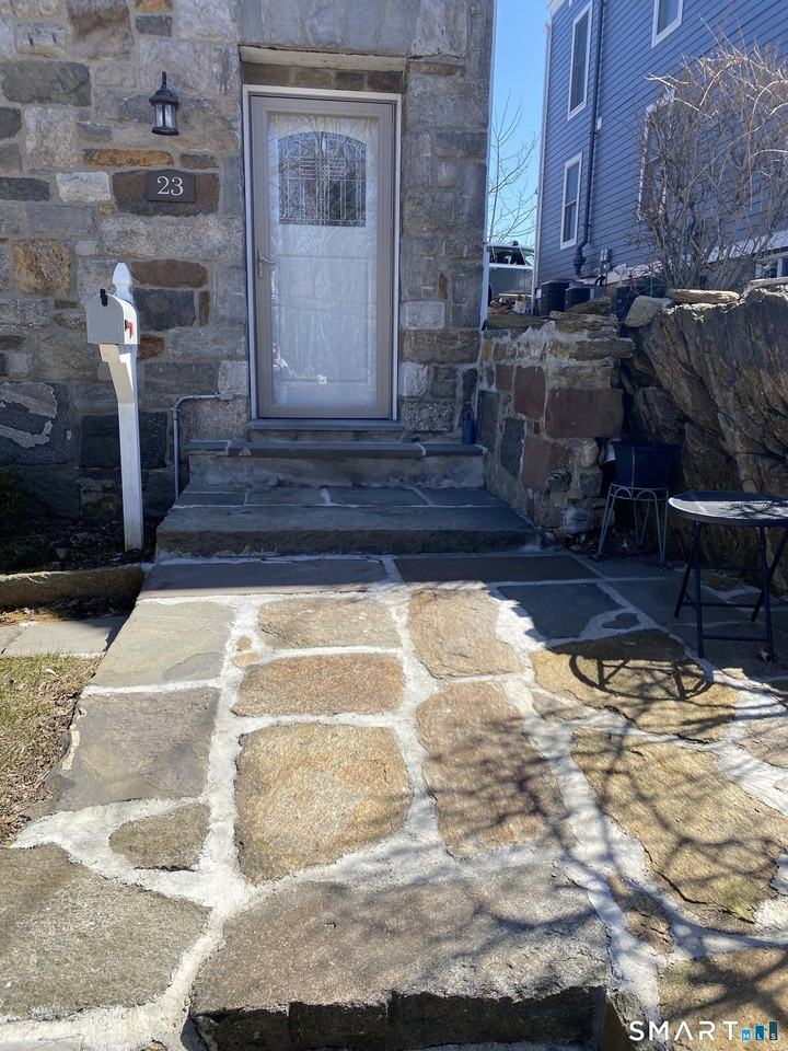 23 Locust St - Photo 3 of 12