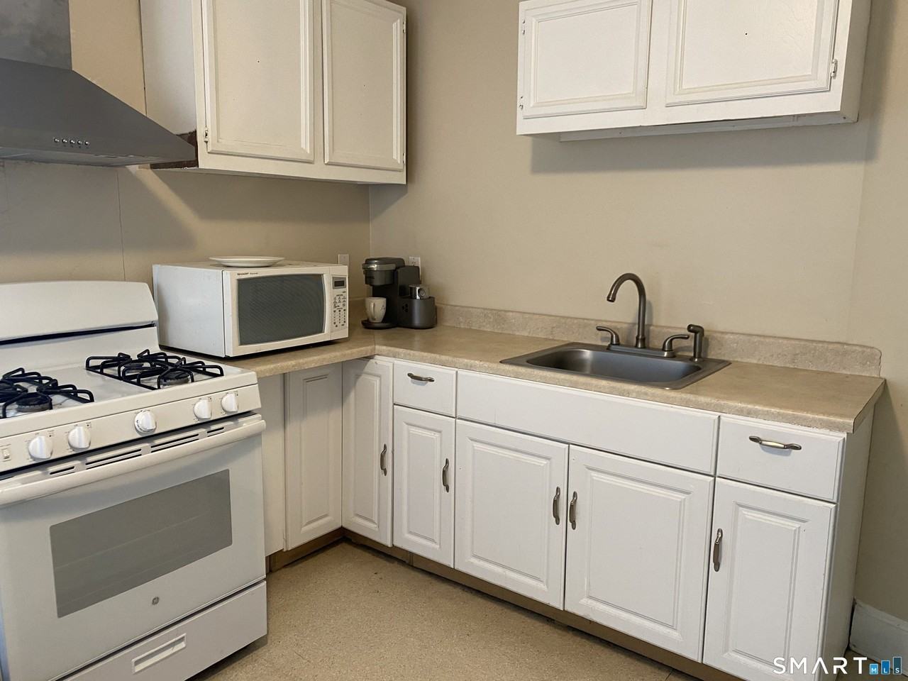 23 Locust St - Photo 5 of 12