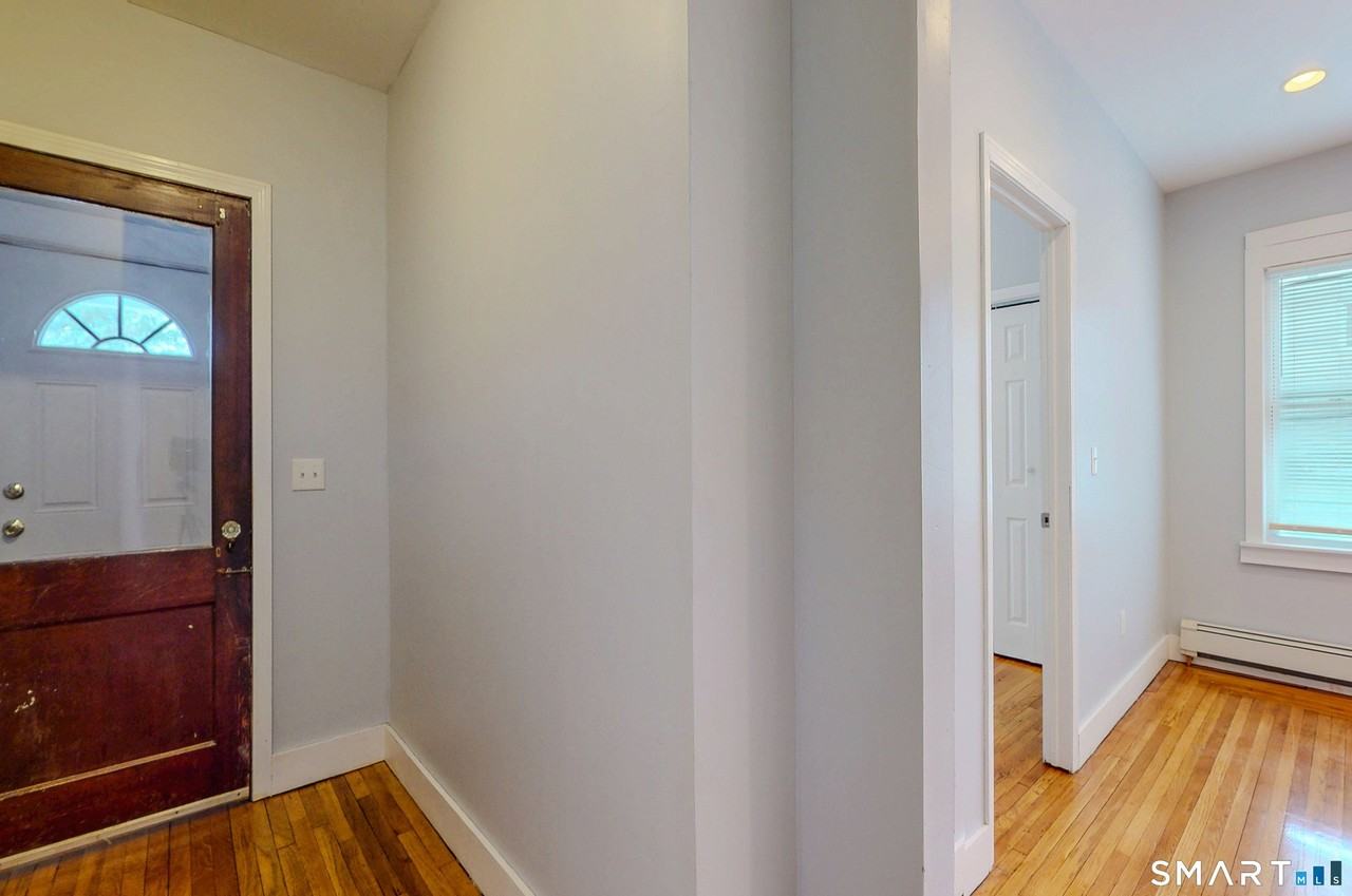 51 Mead St - Photo 2 of 11