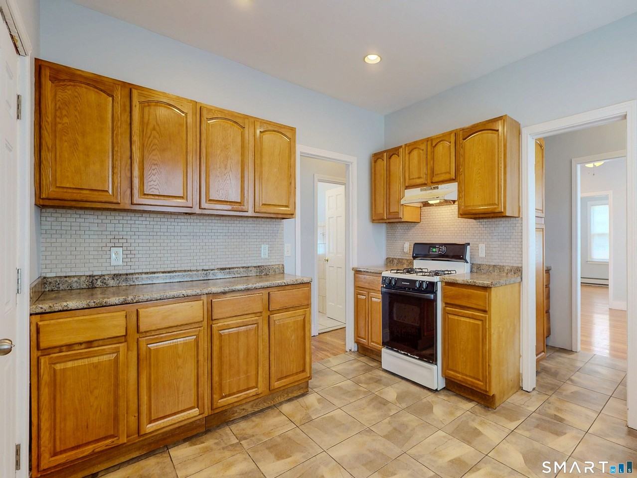 51 Mead St - Photo 3 of 11