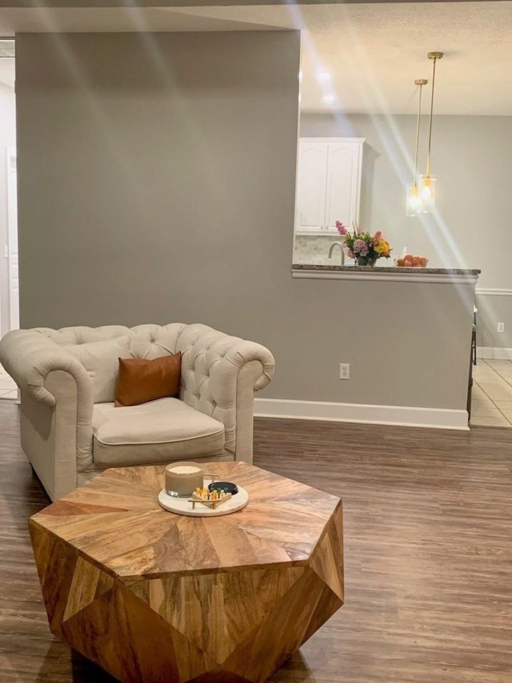504 Eton Dr - Photo 4 of 14