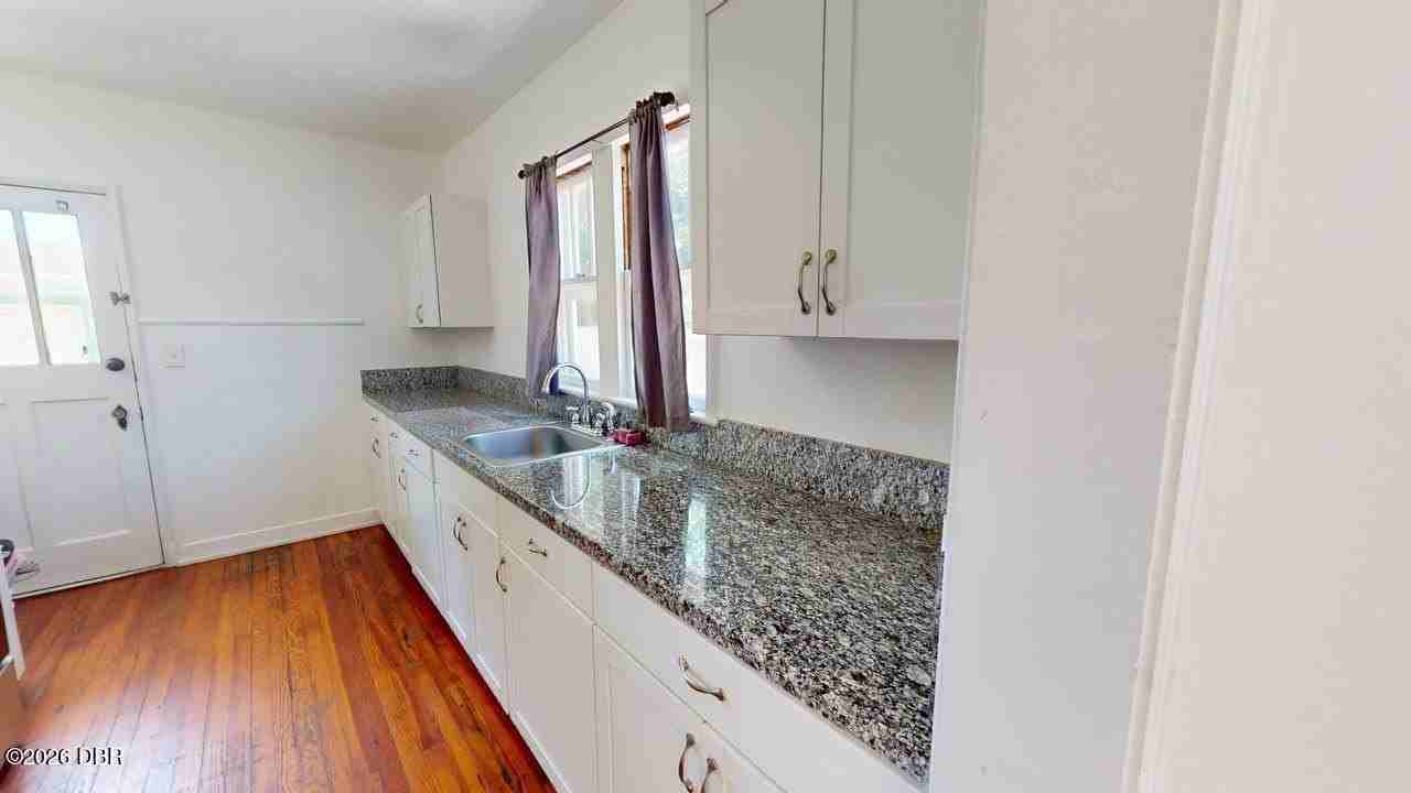 318 Braddock Ave #1 - Photo 4 of 24