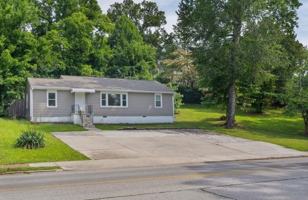 featured image of 711 Barton Ave
