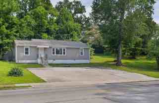 711 Barton Ave - Photo 1 of 1