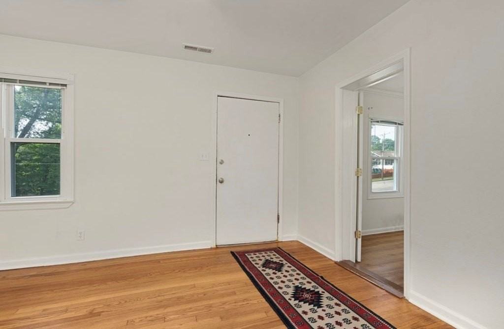 711 Barton Ave - Photo 5 of 27