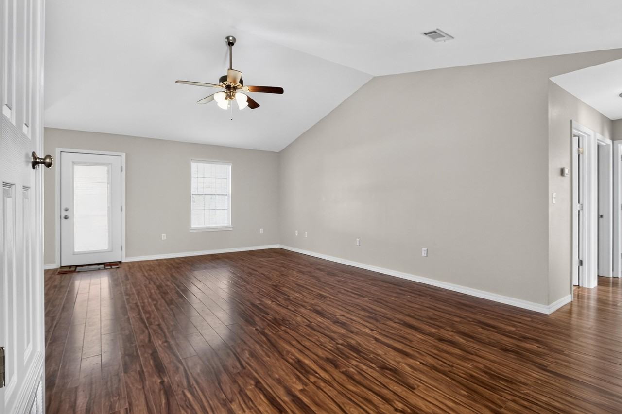 3151 Forrest Ave - Photo 6 of 28