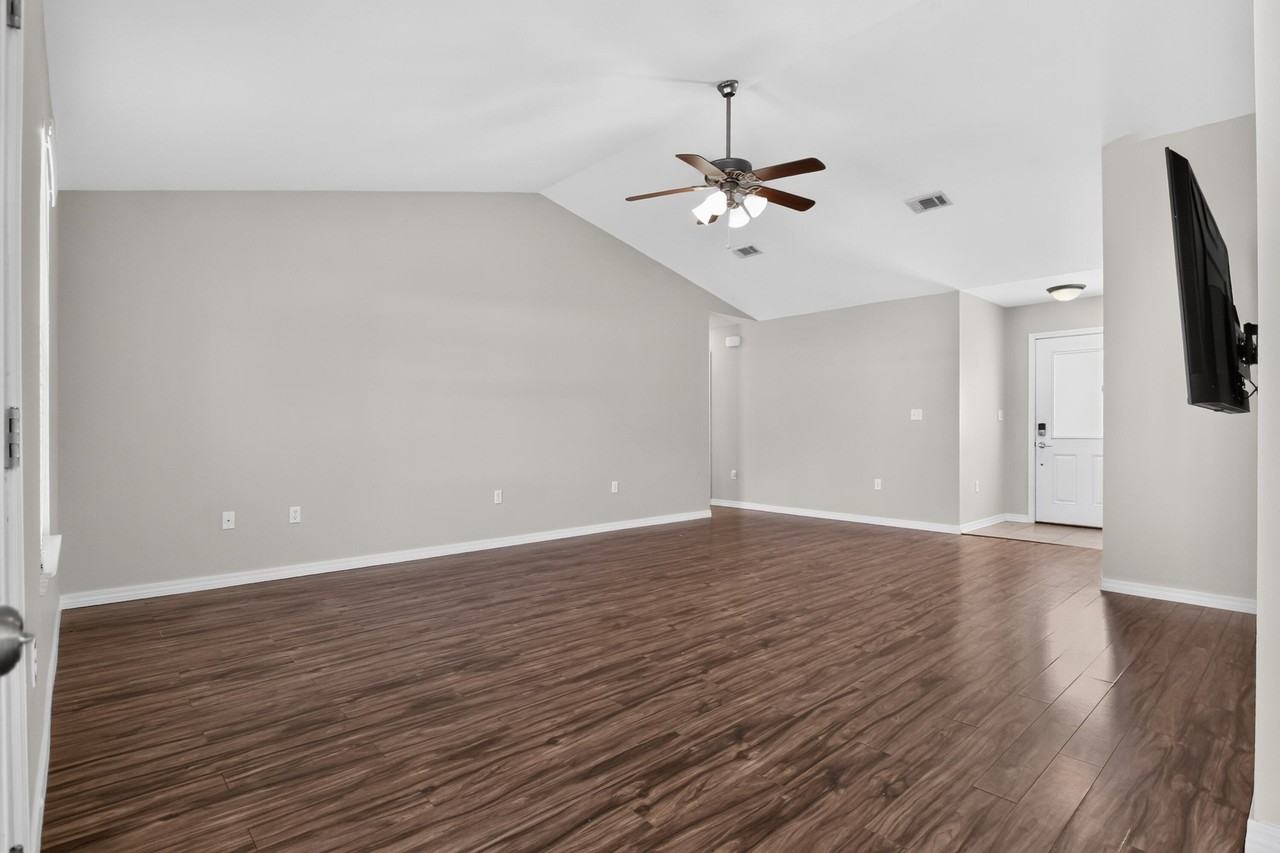 3151 Forrest Ave - Photo 7 of 28
