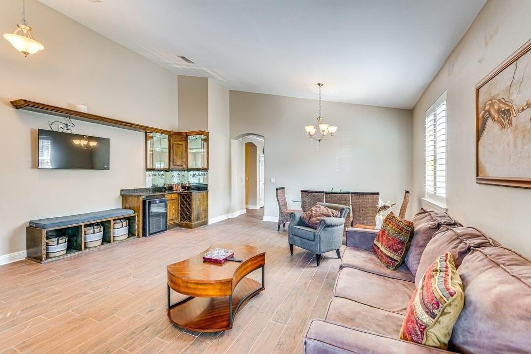 895 Solimar Way - Photo 3 of 23