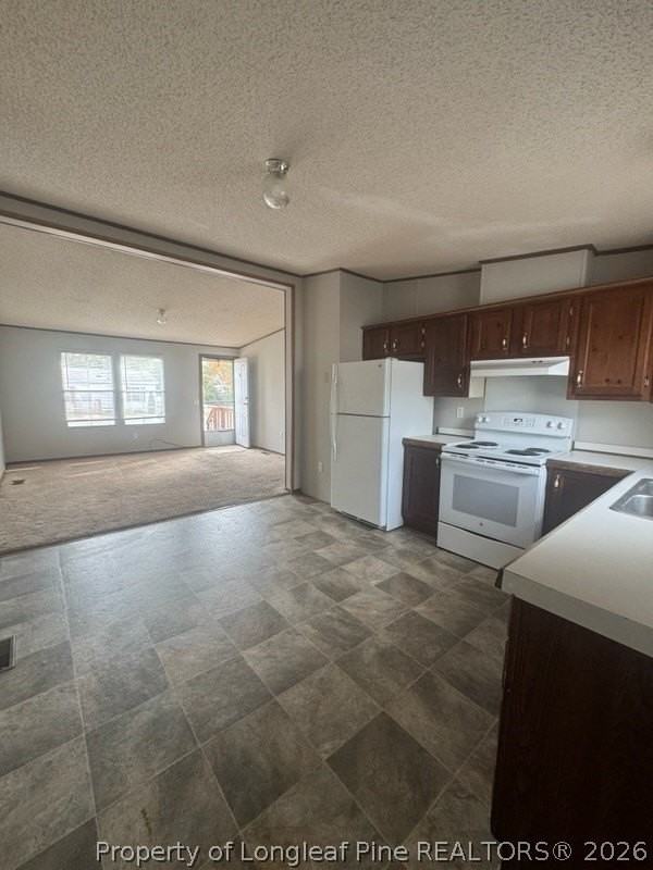 142 Oak St - Photo 2 of 6