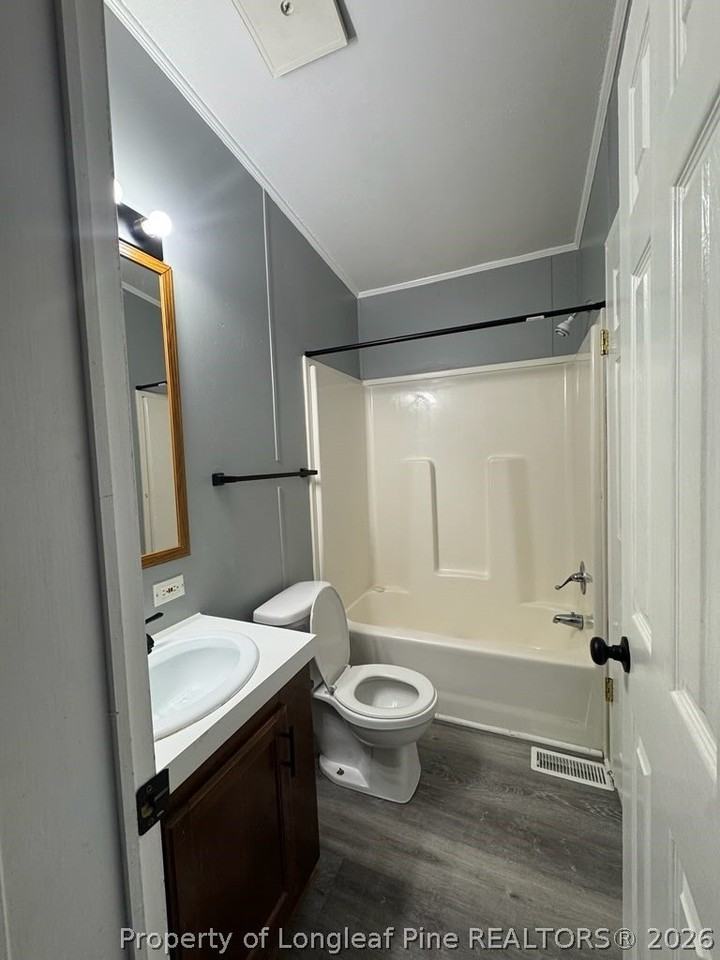 150 Oak St - Photo 2 of 6