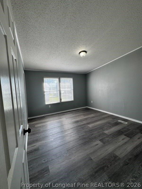 150 Oak St - Photo 3 of 6