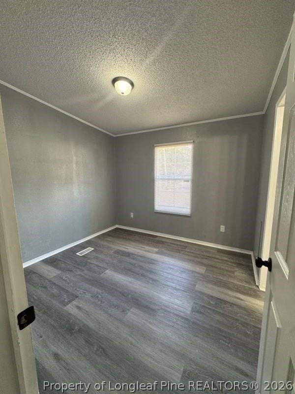 150 Oak St - Photo 4 of 6