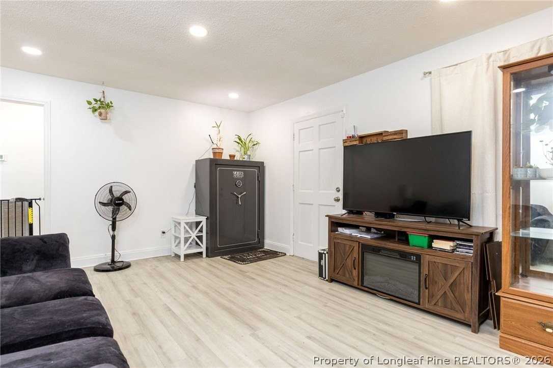3230 Periwinkle Dr - Photo 6 of 25