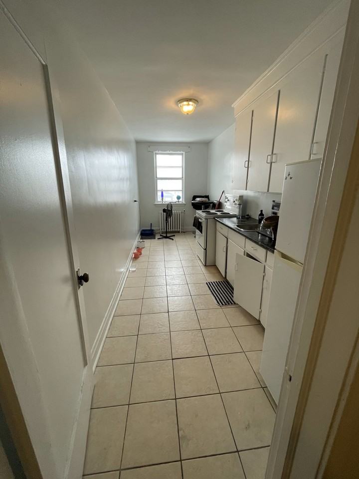 600 Laurier Avenue West #17 - Photo 6 of 9