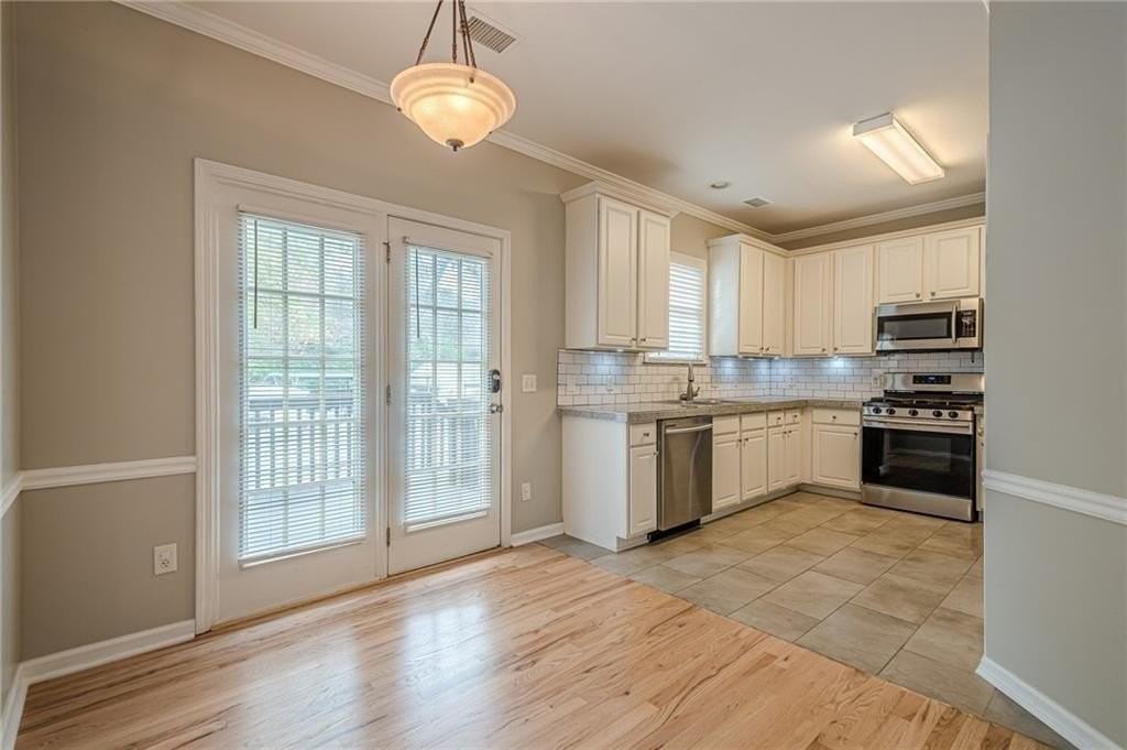 720 Gardenside Cir Se - Photo 5 of 18