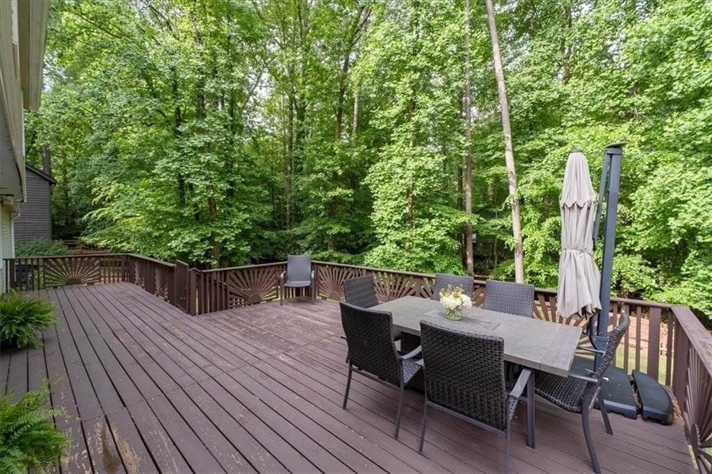 9470 Hillside Dr - Photo 2 of 36