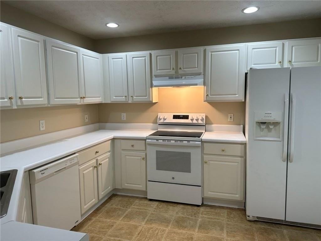 185 Weatherstone Dr - Photo 3 of 21