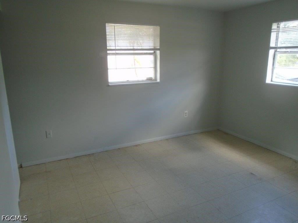 330 Ottumwa Ave - Photo 5 of 7