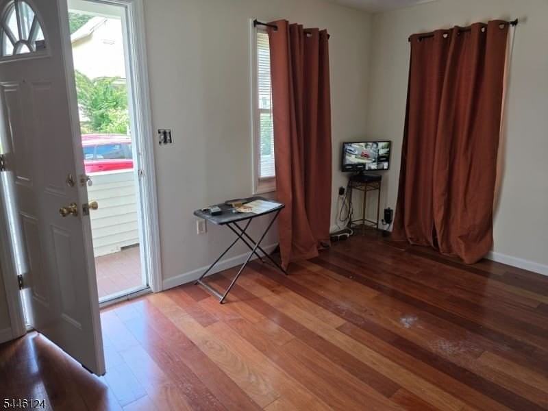 426 Tompkins St - Photo 4 of 19