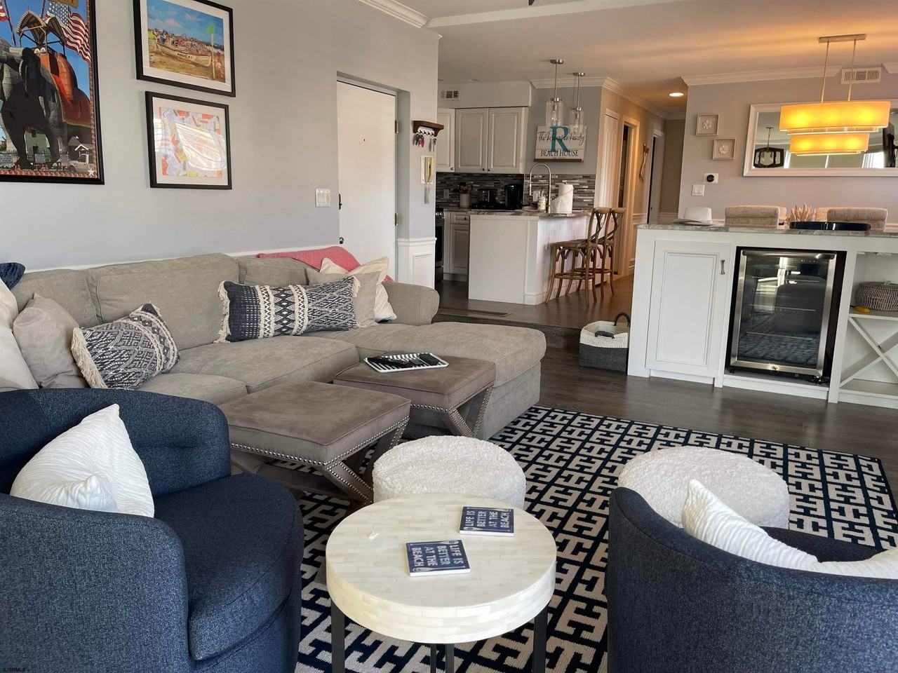 9101 Atlantic Ave - Photo 4 of 16