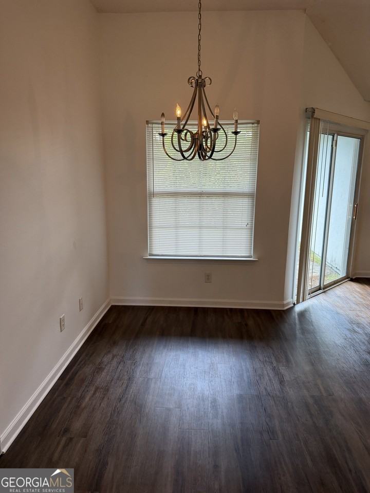 244 Merriwood Cir - Photo 4 of 17