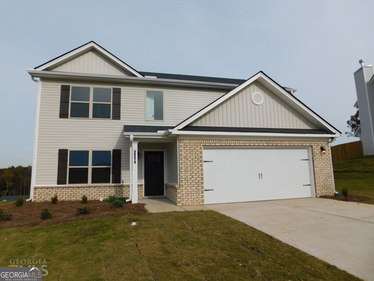 2214 Savannah Dr - Photo 2 of 20