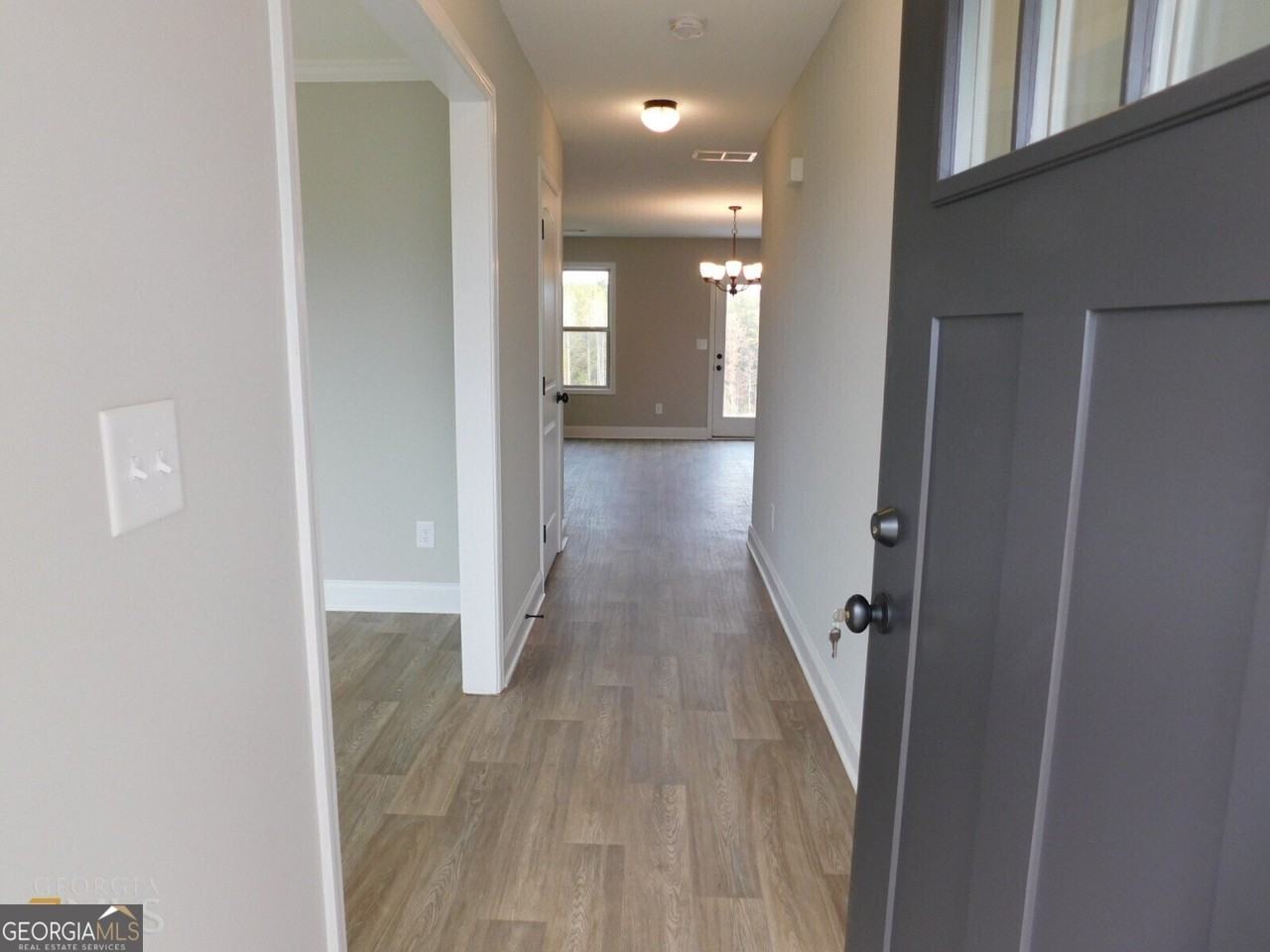 2214 Savannah Dr - Photo 3 of 20