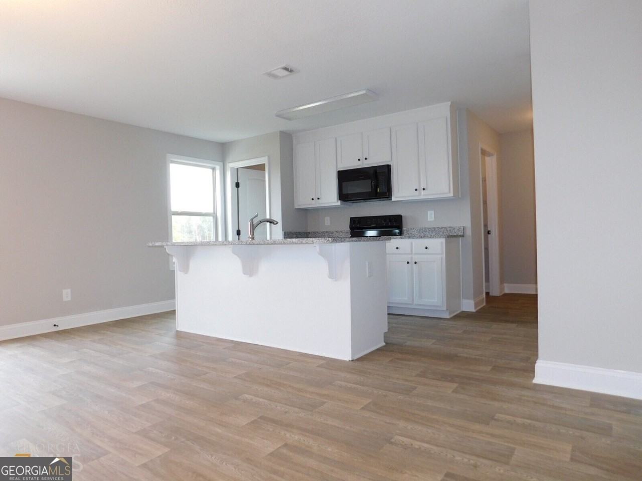 2214 Savannah Dr - Photo 4 of 20