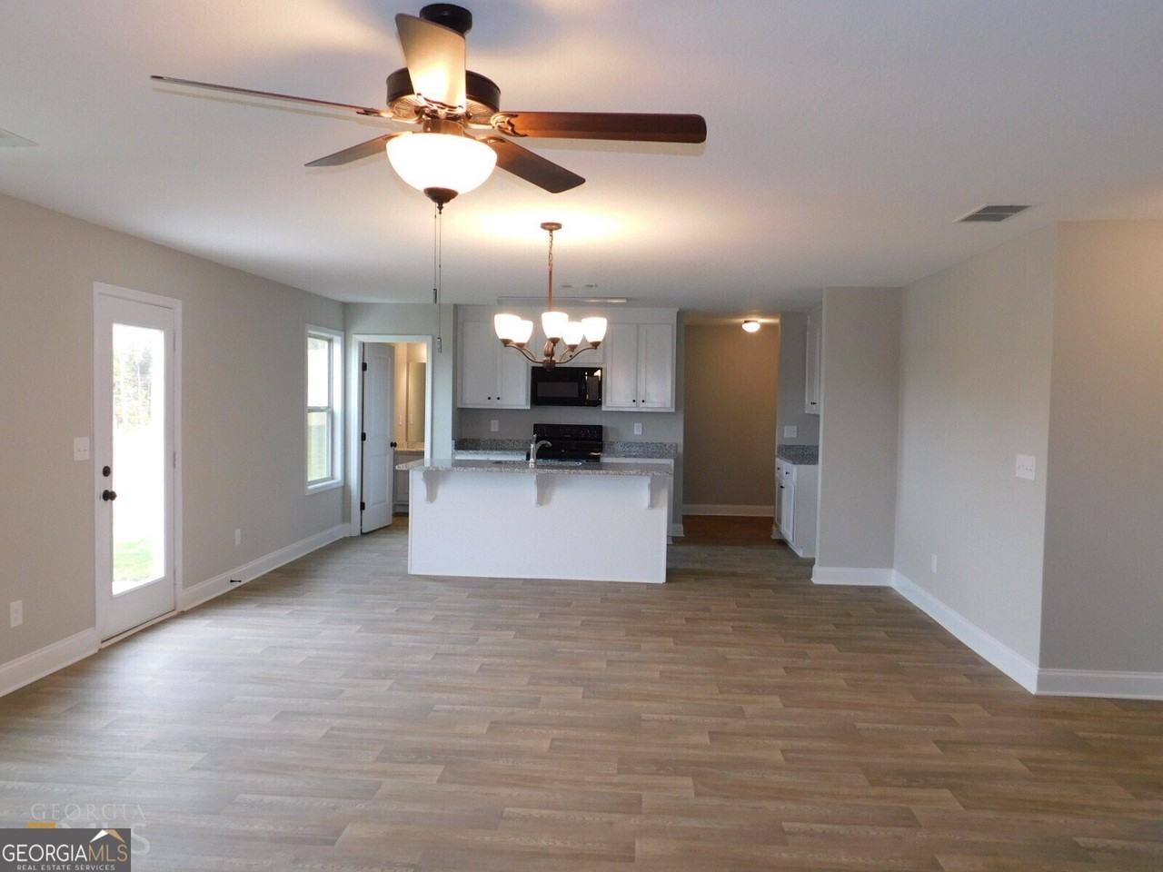 2214 Savannah Dr - Photo 6 of 20