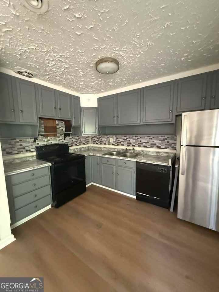 480 Evergreen Dr - Photo 2 of 14