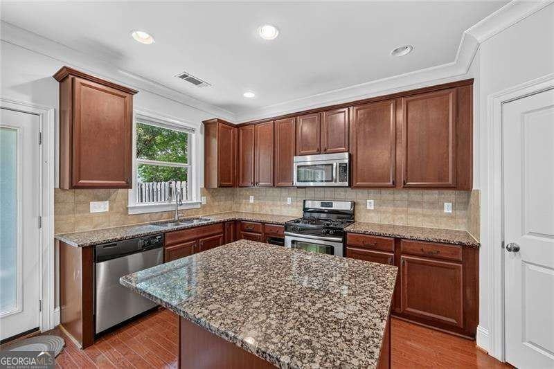 3526 Pecos Ln - Photo 5 of 25