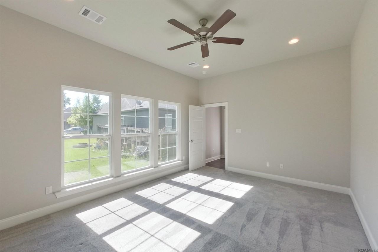 6405 Roux Dr - Photo 6 of 20