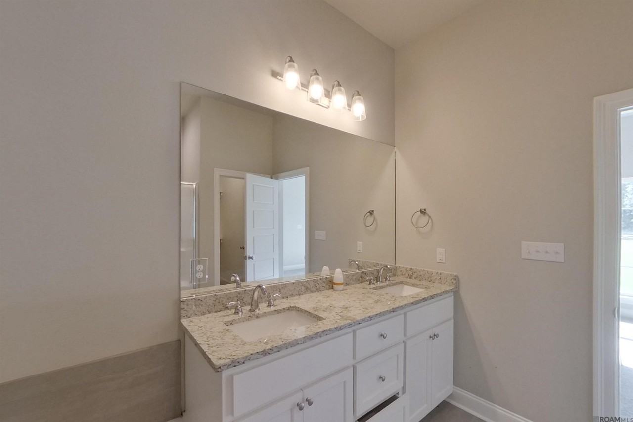 6405 Roux Dr - Photo 7 of 20