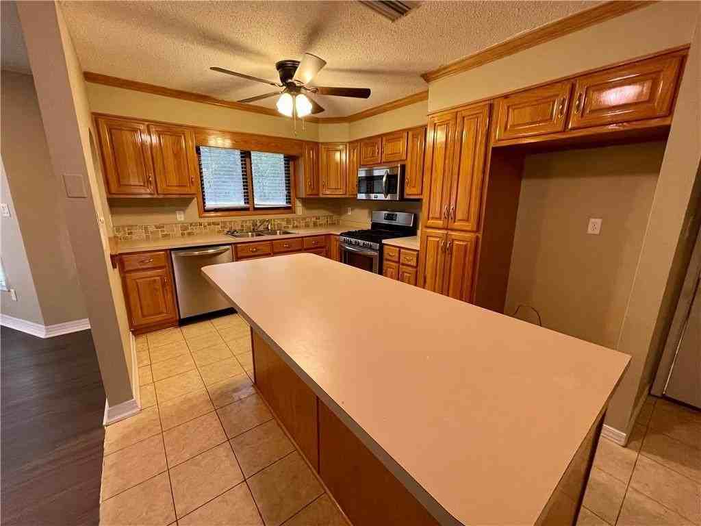 6300 Creel Rd - Photo 2 of 16