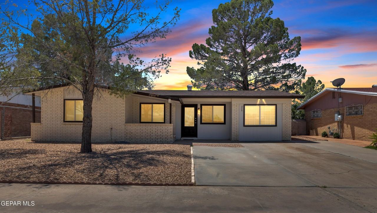 228 Caribe Cir - Photo 3 of 34