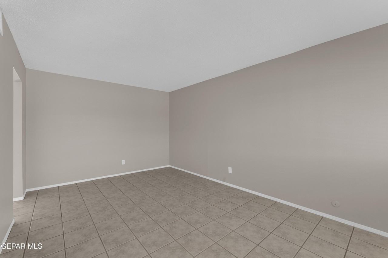 228 Caribe Cir - Photo 5 of 34
