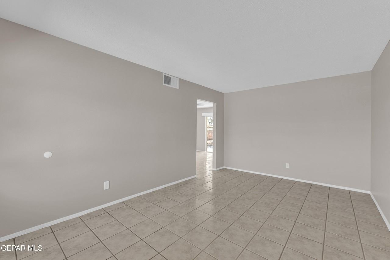 228 Caribe Cir - Photo 6 of 34