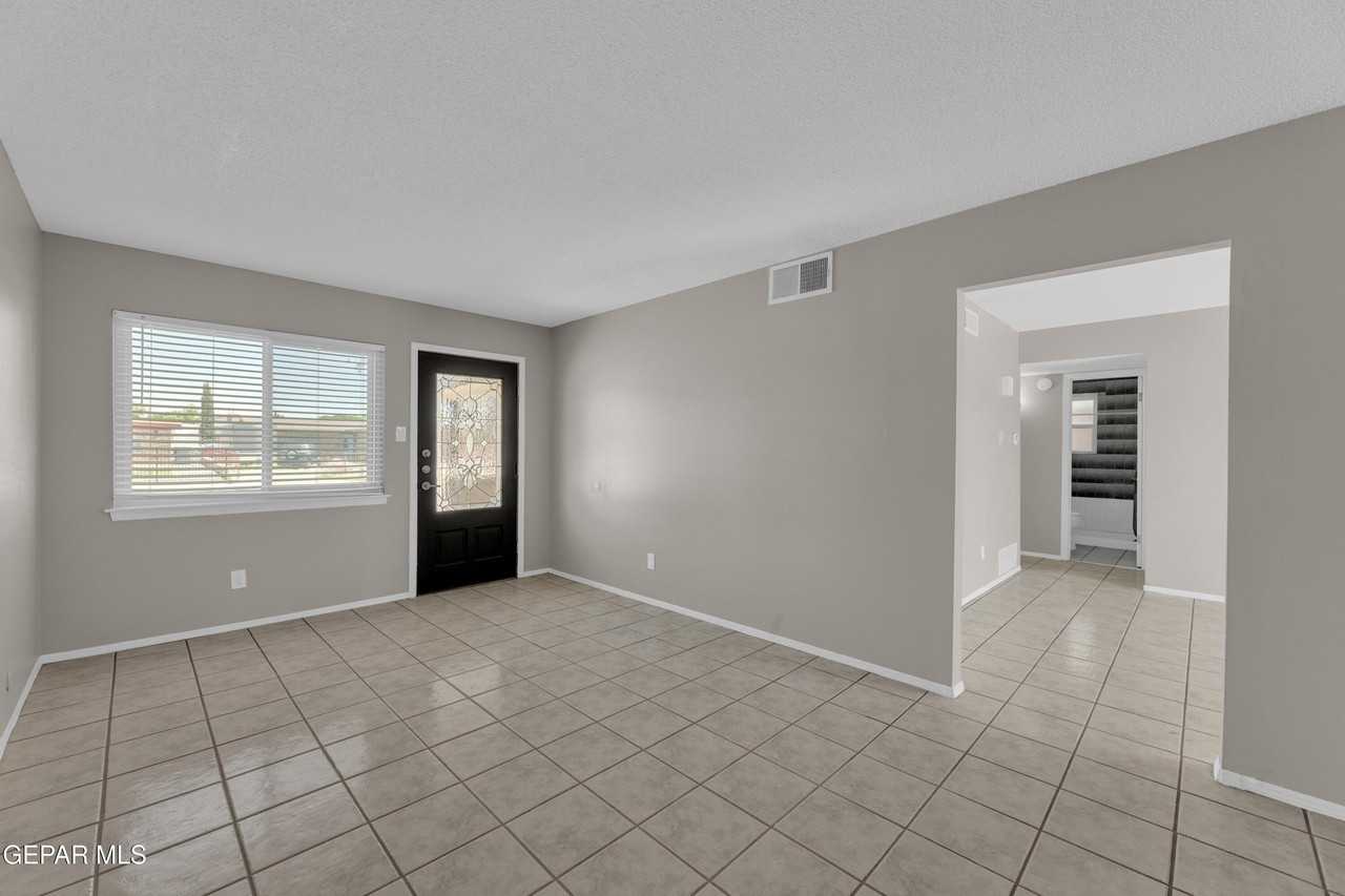 228 Caribe Cir - Photo 7 of 34