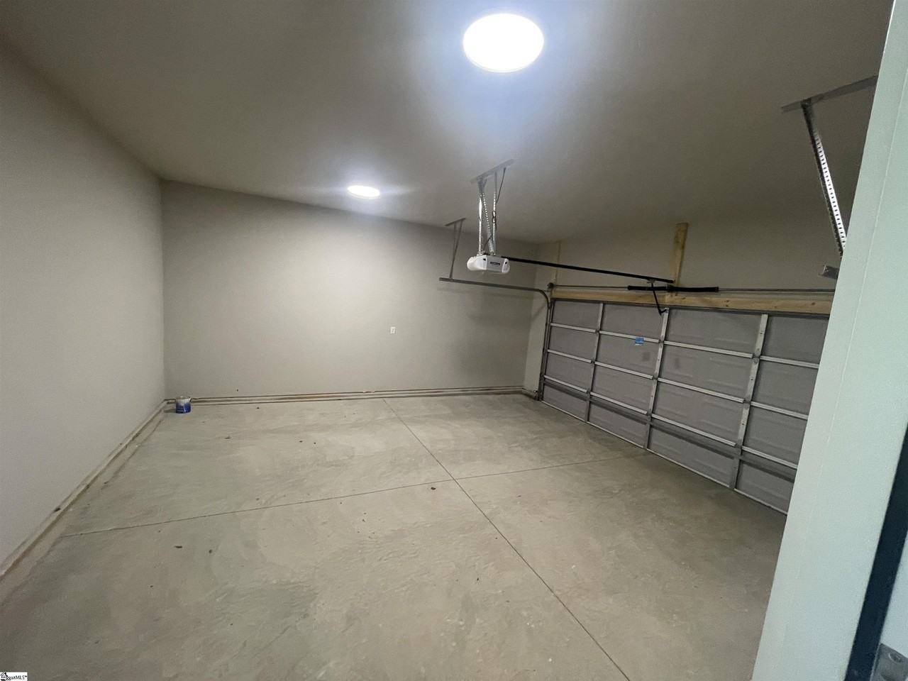 709 Rockcliff St - Photo 3 of 29