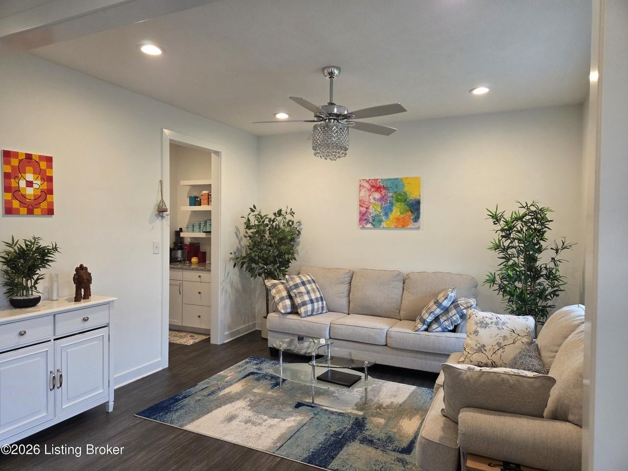 10325 Truman Way - Photo 4 of 45