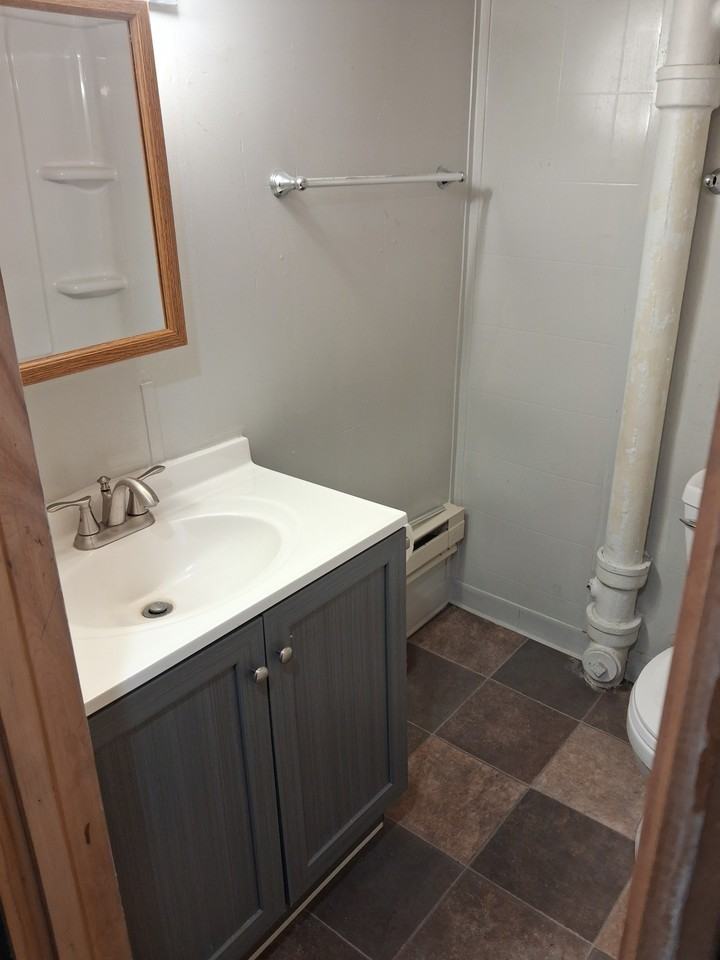 821 Ravencrest Ave #821 - Photo 2 of 10