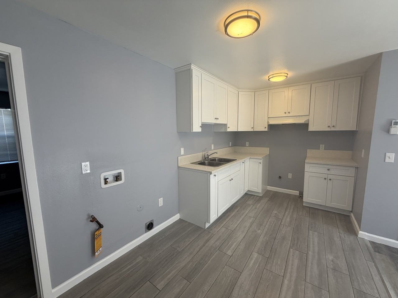 14922 Lemoli Avenue #14922 - Photo 3 of 8