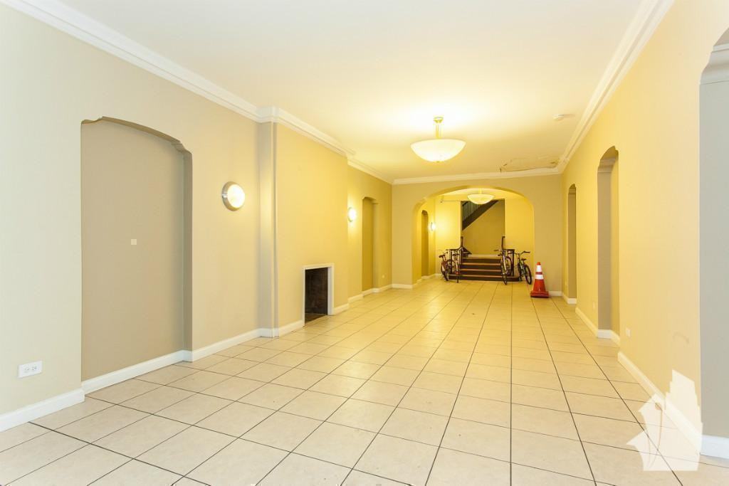 2737 N Spaulding Ave #209 - Photo 2 of 7