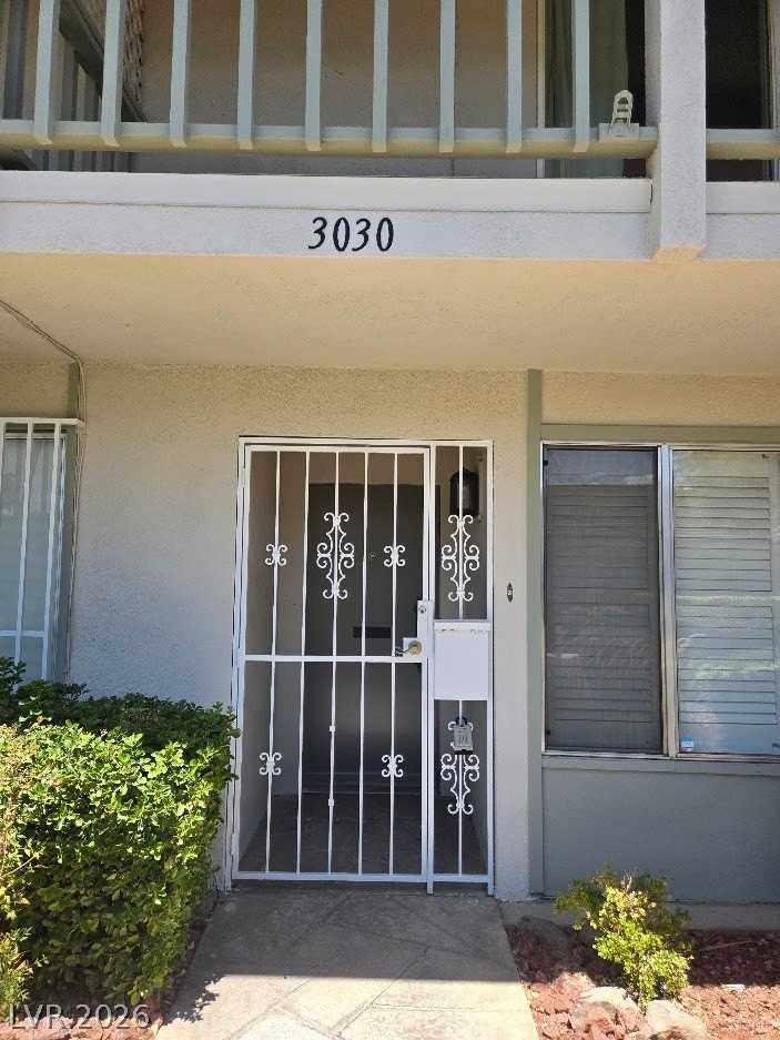 3030 El Camino Ave - Photo 2 of 50