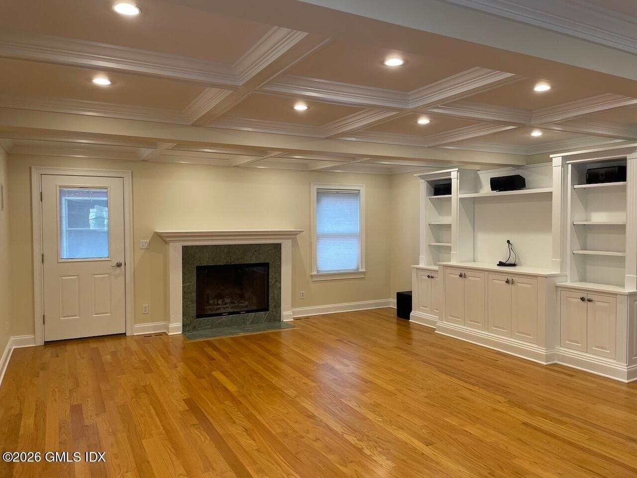 34 Suburban Ave - Photo 4 of 34