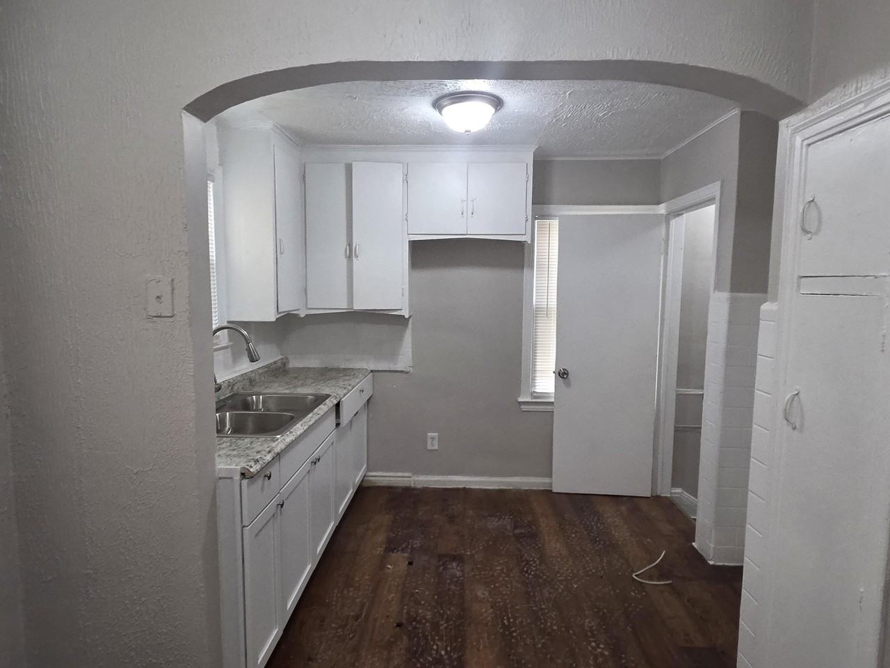 19335 Hoover St - Photo 2 of 9